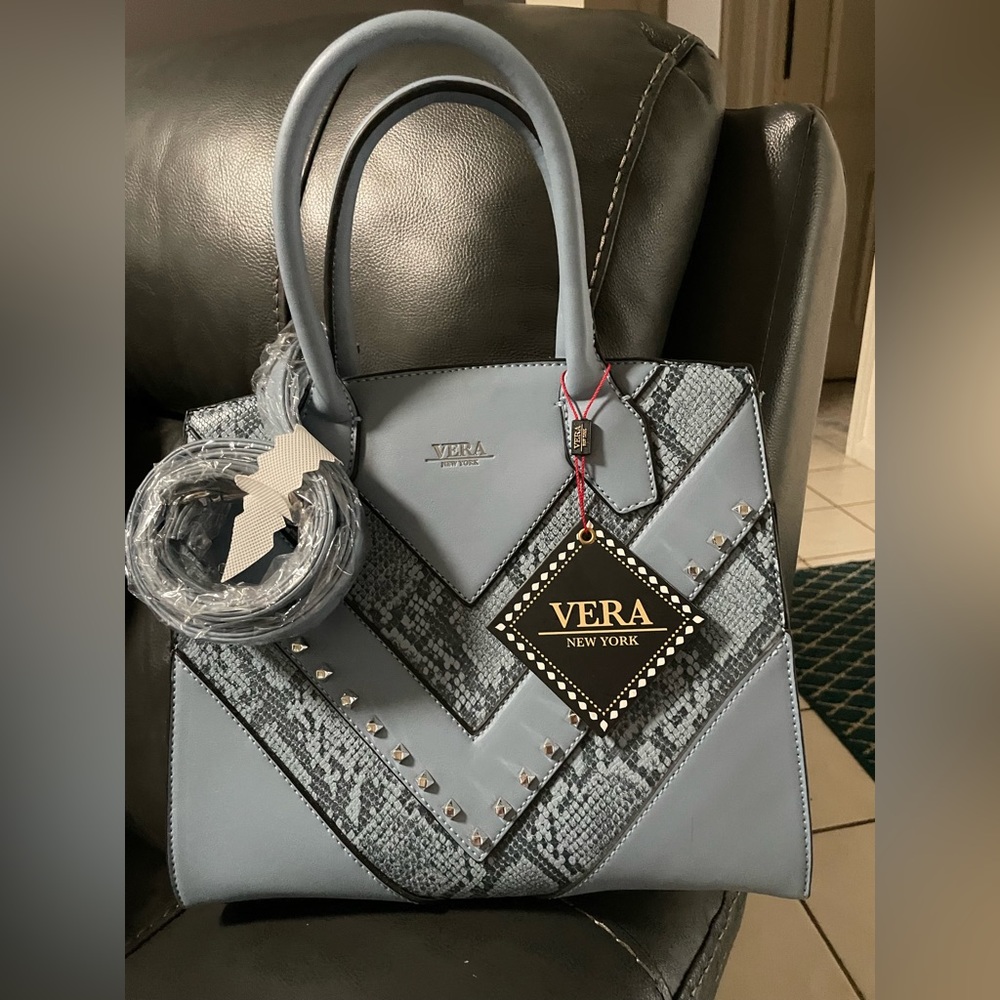 Brand New Vera of NY handbag with shoulder strap attachment